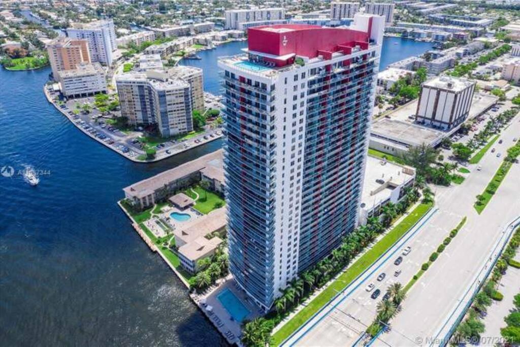 Luxury Condo Steps From Beach Hallandale Beach Exterior photo